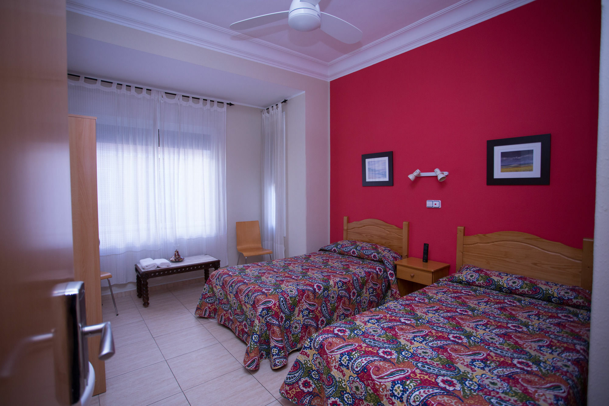 Hostal Navarra ซาราโกซา ภายนอก รูปภาพ